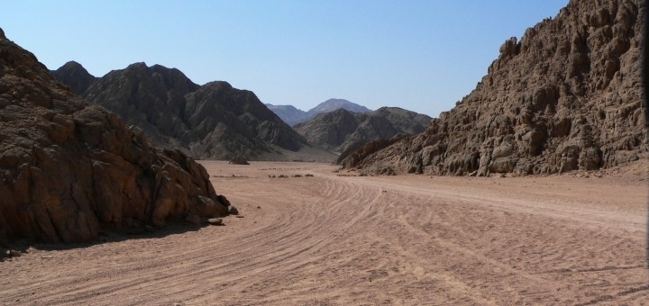 Desert near Hurghada, Egypt. Photograph by Marcel Groot